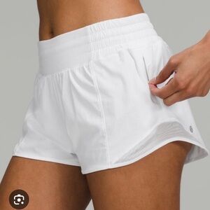 lululemon Women's White Hotty Hot Shorts *tag included